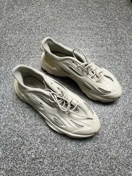 sepatu adidas size 42 no box, udah kekecilan