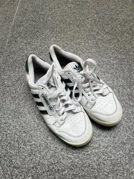 sepatu adidas size 42 untuk golf/padel/dll