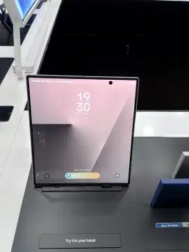 Samsung Galaxy Z Fold 7 (Bisa dikredit menggunakan Home Credit)
