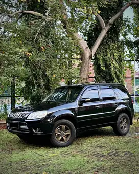Ford Escape Limited XLT Hitam 2011 Tdp Murmer Ori Menarik Bu Antik Bar