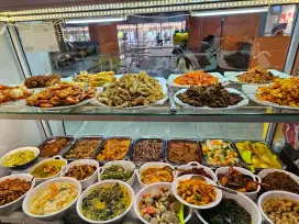 Dicari tukang masak ( Wanita )