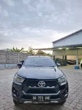 Hilux 2024 G DC manual. Km 70rb