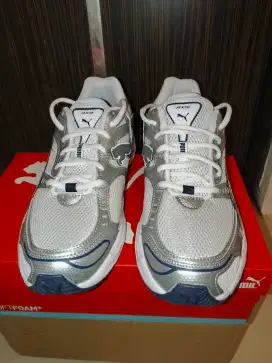 Sepatu puma trainer axis grey