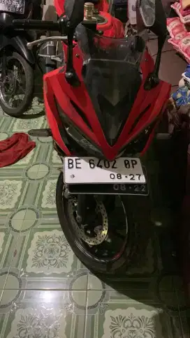 Honda CBR 150 full perawatan, bpkb, stnk, pajak kaleng ON semua