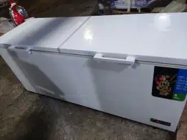 Freezer box merek RSA kapasitas 750 liter
