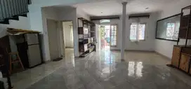 Rumah Raffles hills termurah bersih terawat