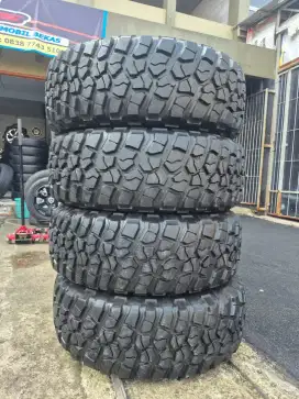 Ban copotan Hummer Bf Goodrich Mud-Terrain KM2 37×12.50 R17 90%..4pcs