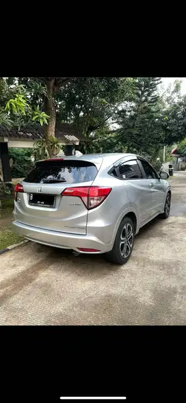 Fs honda hrv prestige 2016 at silver km100rb mulus like new