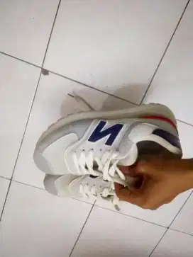 NEW BALANCE  60k nego
