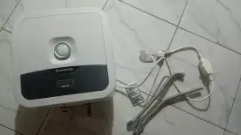 Water heater Ariston 10L