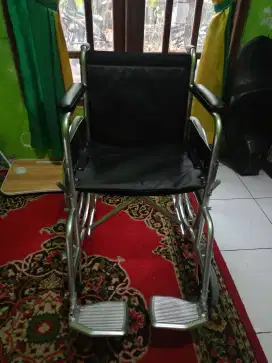 Kursi roda siap pakai