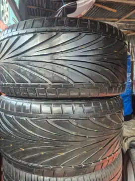 Ban copotan porcshe Toyo Proxes T1R 295/25 R22 90% 2020..2pcs