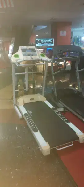 Treadmill elektrik jumbo kuat bb 150kg 3hp bisa nanjak