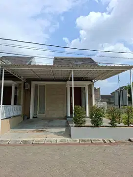 Disewakan rumah cantik dalm perumahan