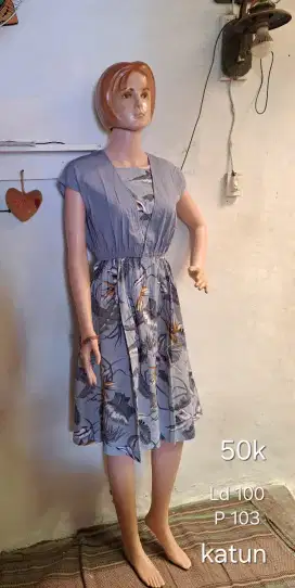Dress fashion wanita
