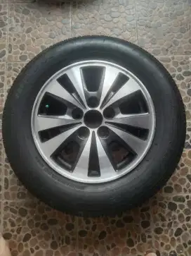 Dijual Velg+Ban Innova 2014/2015 hanya 1ban