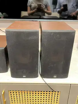 Bowers & Wilkins B&W 685 Bookshelf Pair Speaker