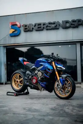 DUCATI STREET FIGHTER V4S z900 r6 zx