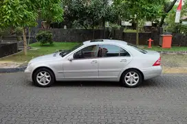 Mercedes-Benz W203 C240 Elegance