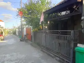 Rumah Lantai 2 di Bantas MUNGGU