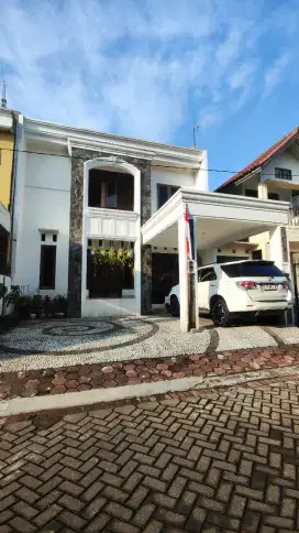 Jual rumah modern classic dalam cluster di Cibubur
