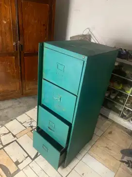 Lemari Besi Arsip Kantor