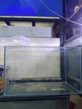 Jasa servis aquarium dan pembuatan baru