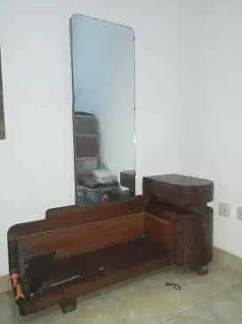 Meja Hias Antik