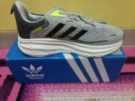 Sepatu Adidas running