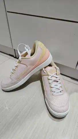 Dijual sepatu jordan 2