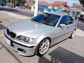 BMW 318i 2004 Bensin
