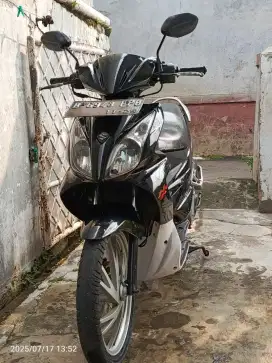Suzuki skywave hitam putih 2010