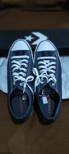 Converse Chuck Taylor All Star OX (Adult Men) – Dark Matte Black