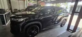 Mobil Toyota Kijang Innova Zenix 2022