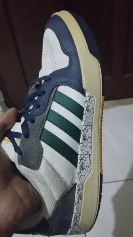 Sepatu Adidas Second