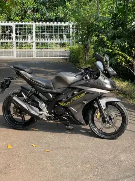 Yamaha R15 V2
2016