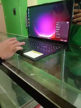 JUAL LAPTOP ASUS VIVOBOOK GO 15 OLED RYZEN 3 7320U RAM 8/256 GB