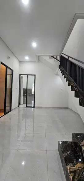 BARU BAGUS MEWAH RUMAH SEMI FURNISH SIAP NEGI