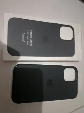 Dijual Apple Sillicone Case iPhone 12 Mini original Black