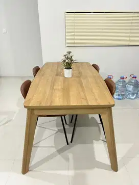 Dekoruma Setsu Meja Makan Minimalis