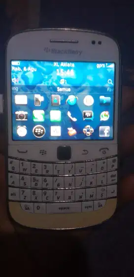 blackberry 9900 dakota