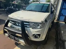 Mitsubishi pajero dakkar  2014 AT sunroof 3.0 bensin