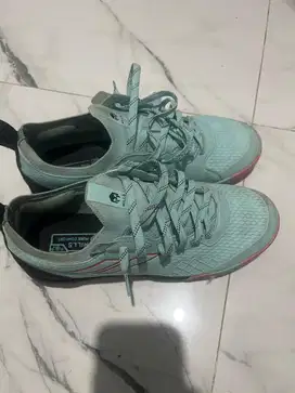 Sepatu Putsal Mills