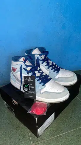 Air Jordan 1 Mid French Blue