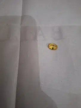 Batu natural yellow 
Sapphire srilanka 
Limited edition 
Barang terawa