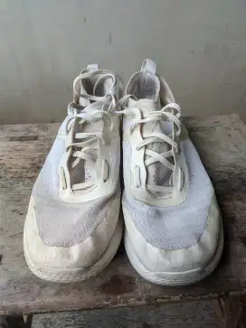 Sepatu putih 42 26.5cm