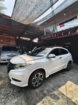 Jual mobil HRV 1.8 A/T 2015 Putih