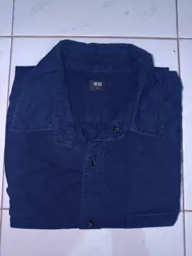 Kemeja lengan panjang UNIQLO