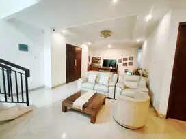 DIJUAL RUMAH SIAP HUNI POSISI HOOK DI DALAM CLUSTER KOTAWISATA CIBUBUR