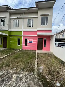 DIJUAL RUMAH CANTIK 2 LANTAI “ EMA REGENCY SIDODADI “